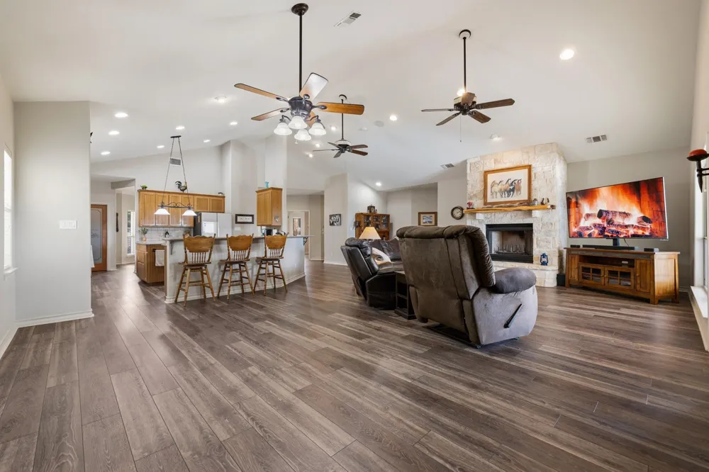 244 Genesis Trail S Drive Kerrville, TX 78028
