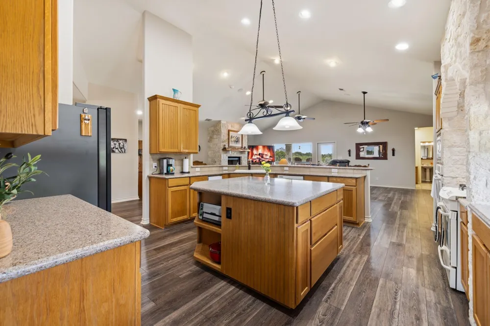 244 Genesis Trail S Drive Kerrville, TX 78028