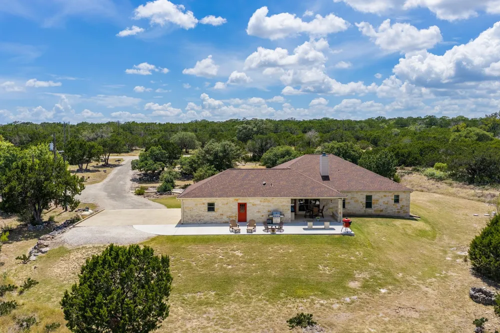244 Genesis Trail S Drive Kerrville, TX 78028