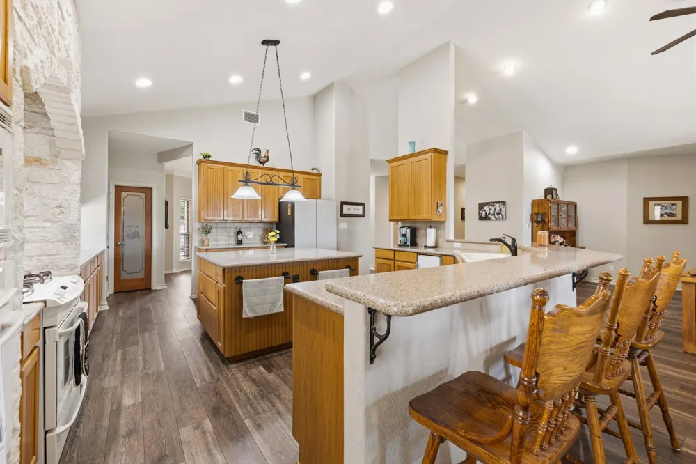 244 Genesis Trail S Drive Kerrville, TX 78028
