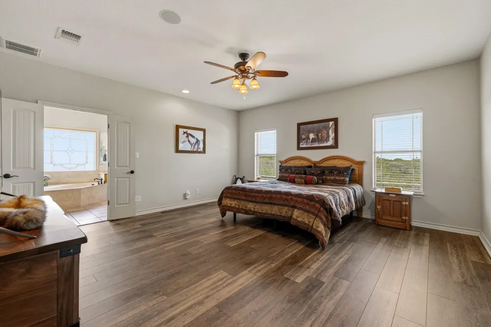 244 Genesis Trail S Drive Kerrville, TX 78028