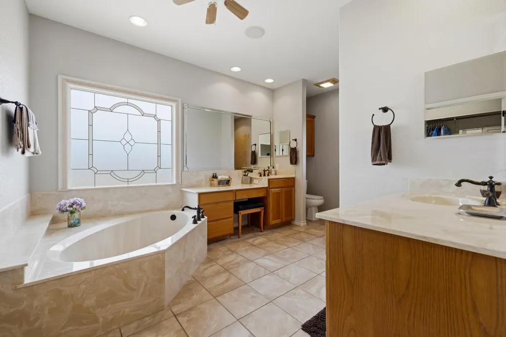 244 Genesis Trail S Drive Kerrville, TX 78028