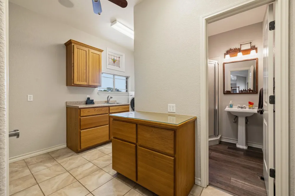244 Genesis Trail S Drive Kerrville, TX 78028