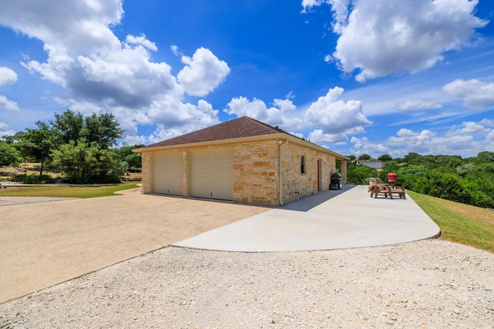 244 Genesis Trail S Drive Kerrville, TX 78028