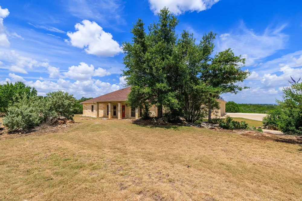 244 Genesis Trail S Drive Kerrville, TX 78028
