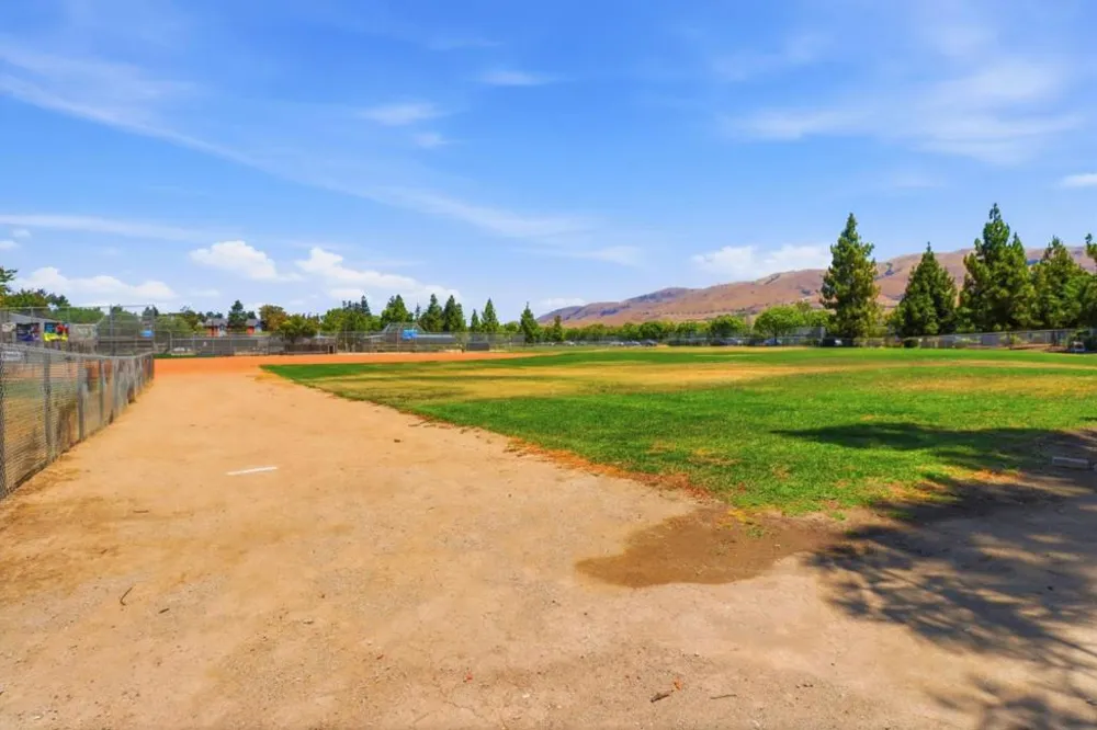 352 Montecito Way Milpitas, CA 95035