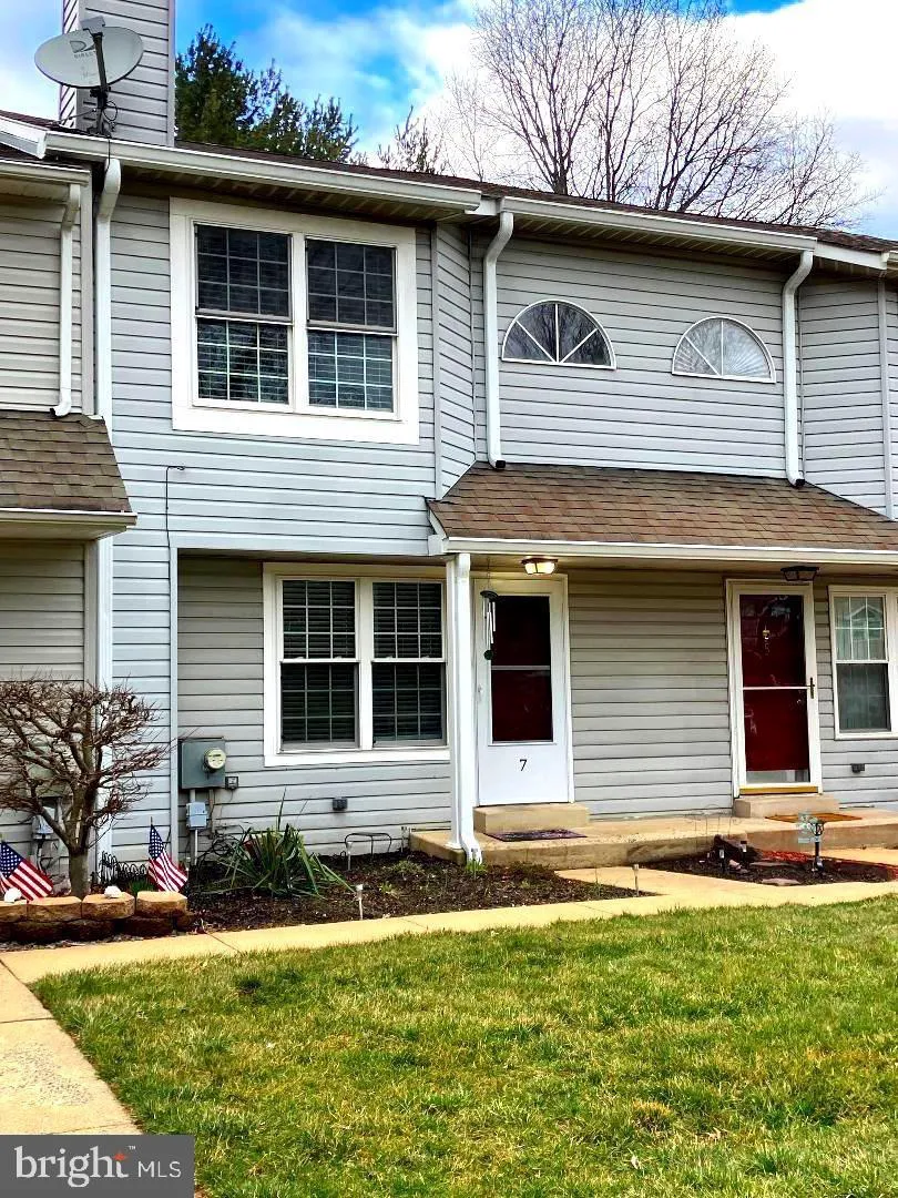 7 PARKVIEW CIRCLE #7 Southampton, PA 18966