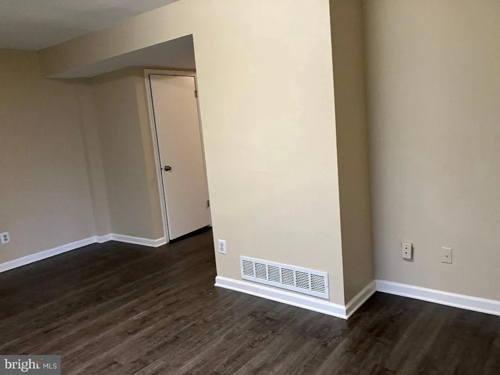 7 PARKVIEW CIRCLE #7 Southampton, PA 18966