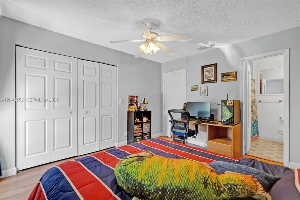 1121 NW 98th Ter #119 Pembroke Pines, FL 33024