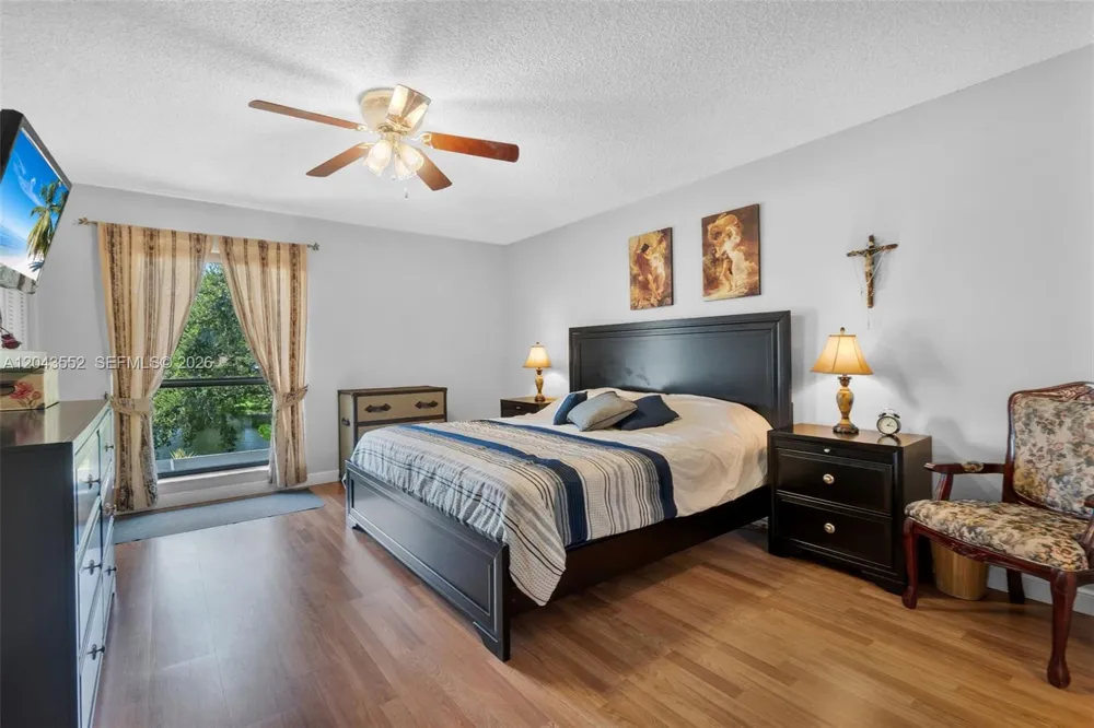 1121 NW 98th Ter #119 Pembroke Pines, FL 33024
