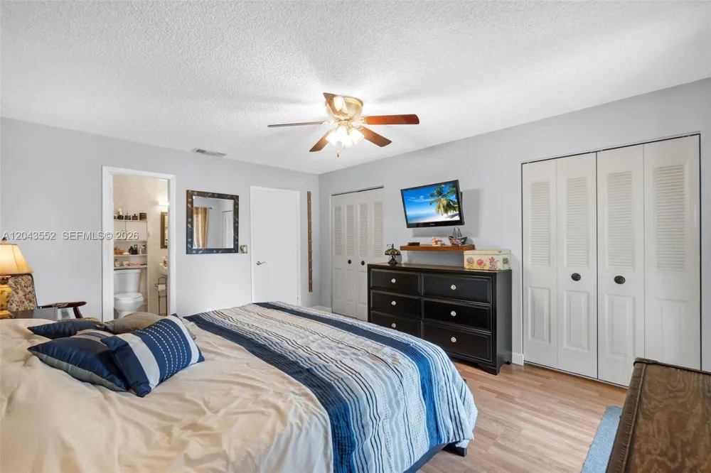 1121 NW 98th Ter #119 Pembroke Pines, FL 33024