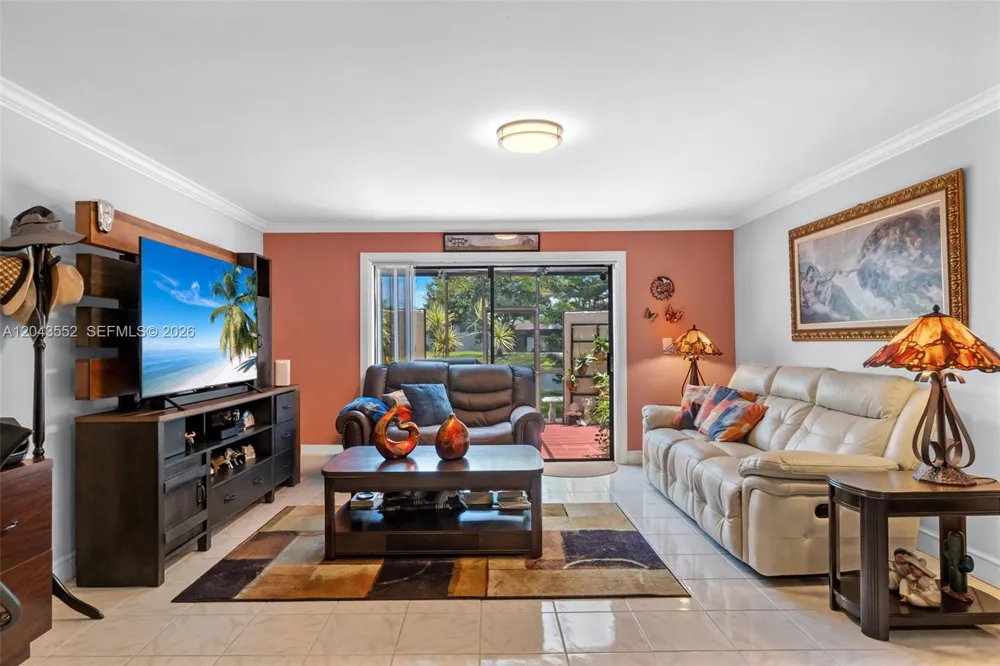 1121 NW 98th Ter #119 Pembroke Pines, FL 33024