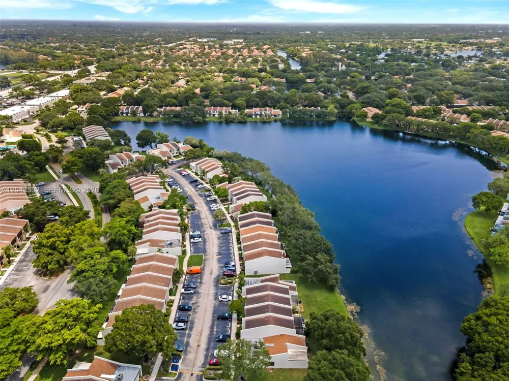 1121 NW 98th Ter #119 Pembroke Pines, FL 33024