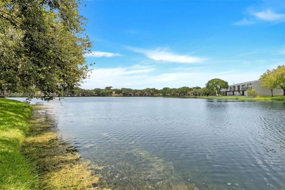 1121 NW 98th Ter #119 Pembroke Pines, FL 33024