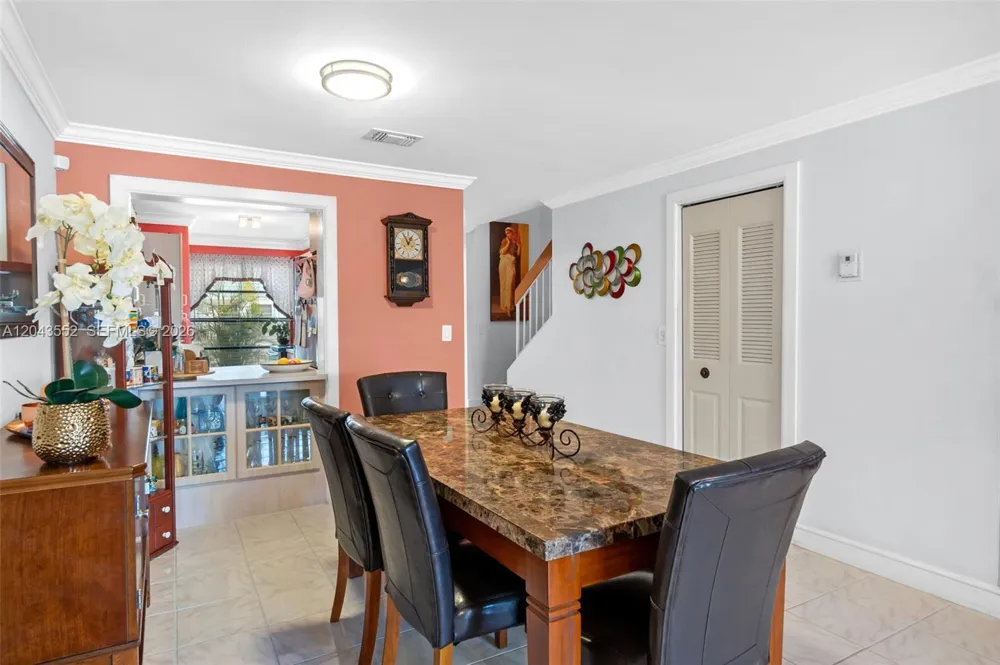 1121 NW 98th Ter #119 Pembroke Pines, FL 33024