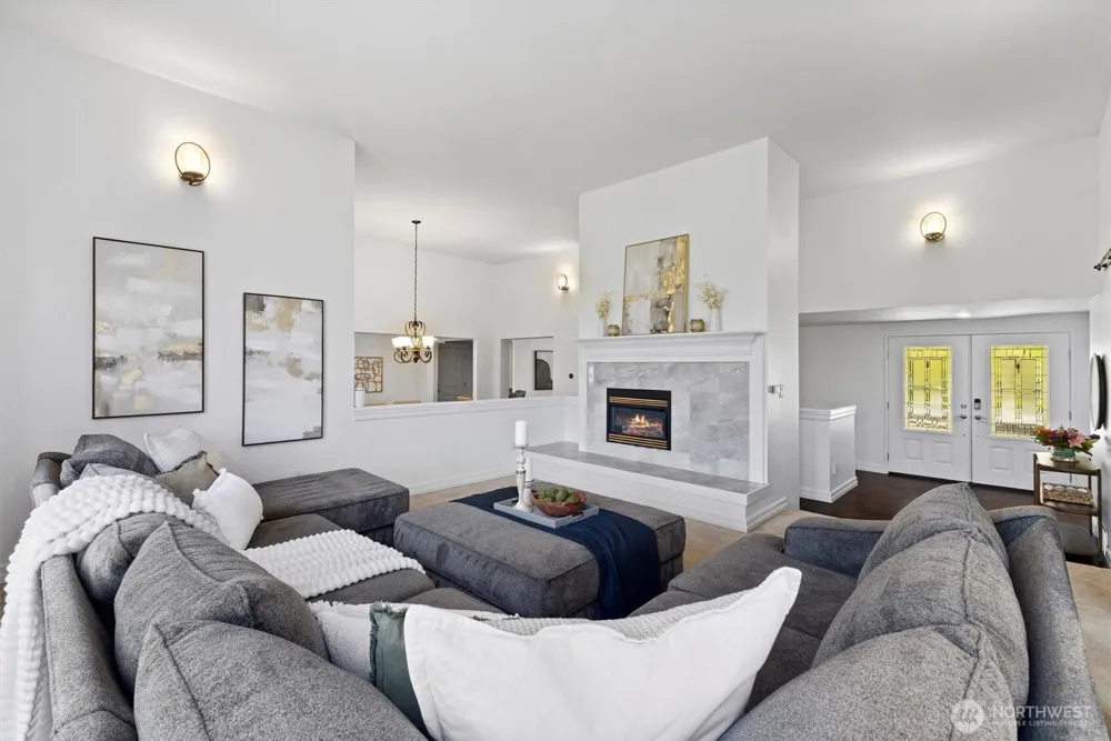 16306 Valhalla Drive Bothell, WA 98011