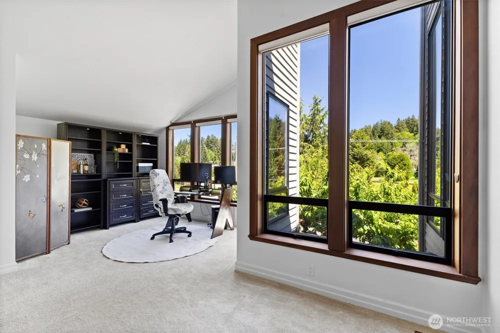 16306 Valhalla Drive Bothell, WA 98011