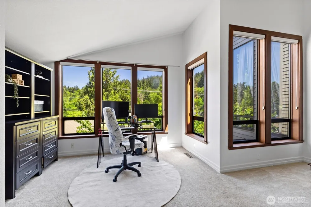 16306 Valhalla Drive Bothell, WA 98011
