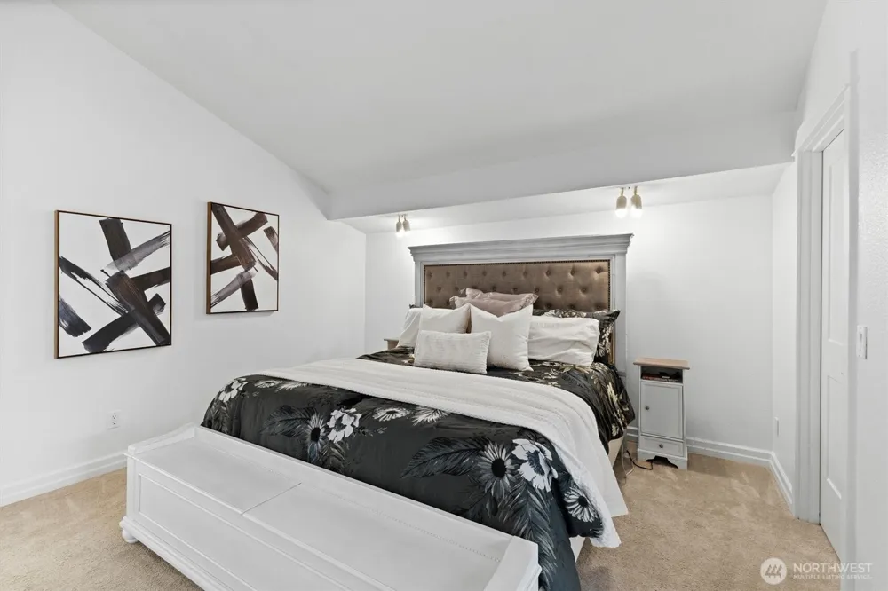 16306 Valhalla Drive Bothell, WA 98011