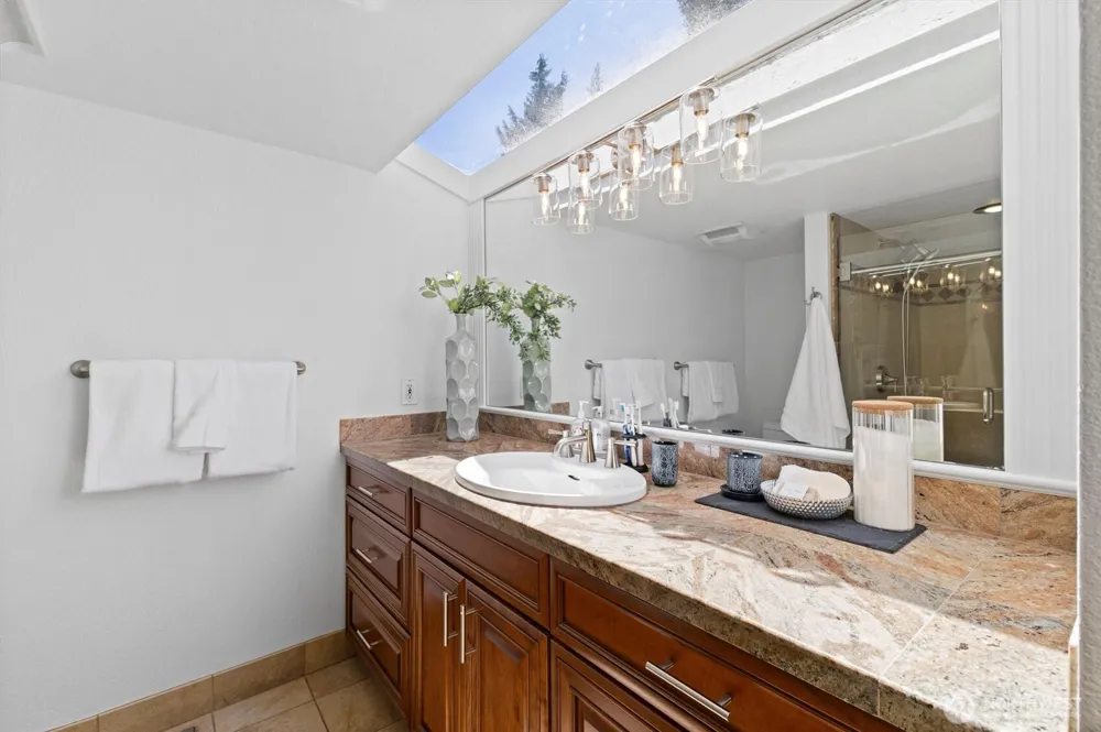 16306 Valhalla Drive Bothell, WA 98011