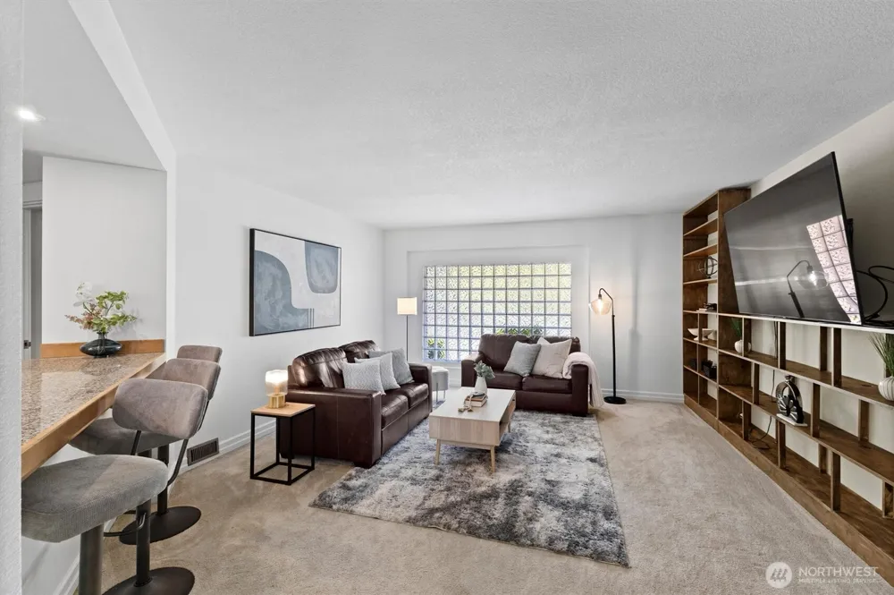 16306 Valhalla Drive Bothell, WA 98011