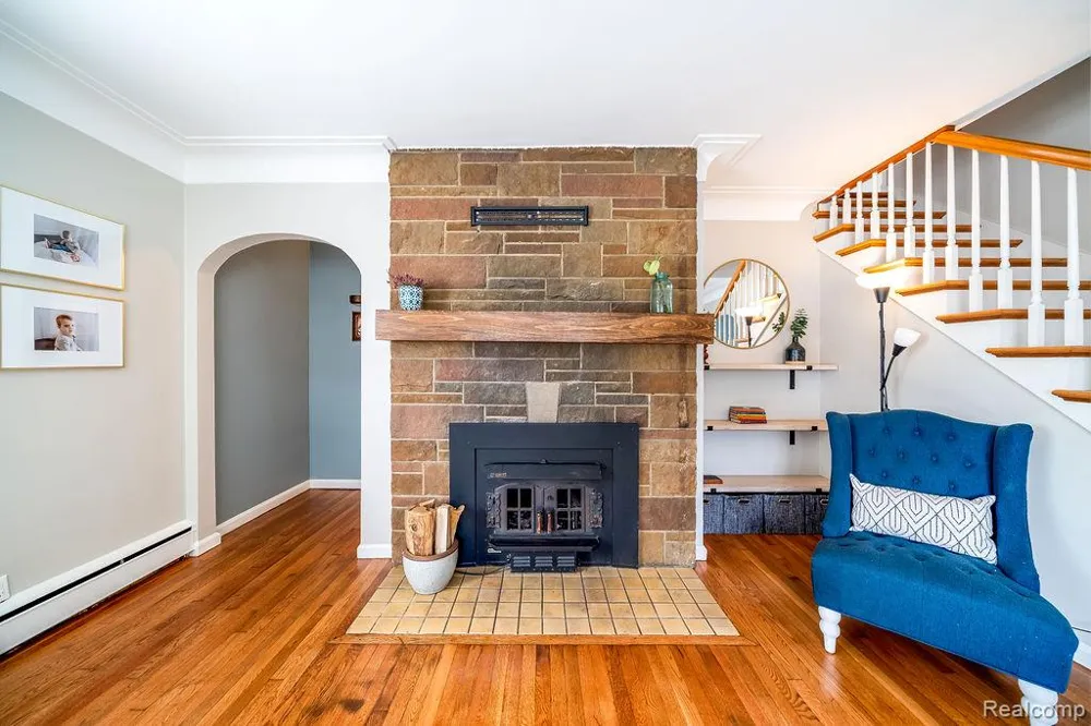 165 Bowers Street Clawson City, MI 48017