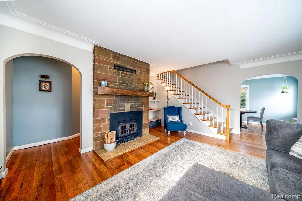 165 Bowers Street Clawson City, MI 48017