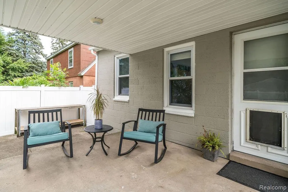 165 Bowers Street Clawson City, MI 48017