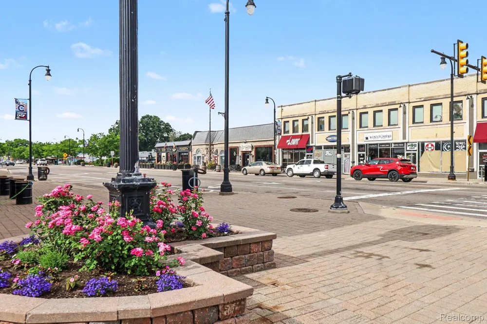 165 Bowers Street Clawson City, MI 48017