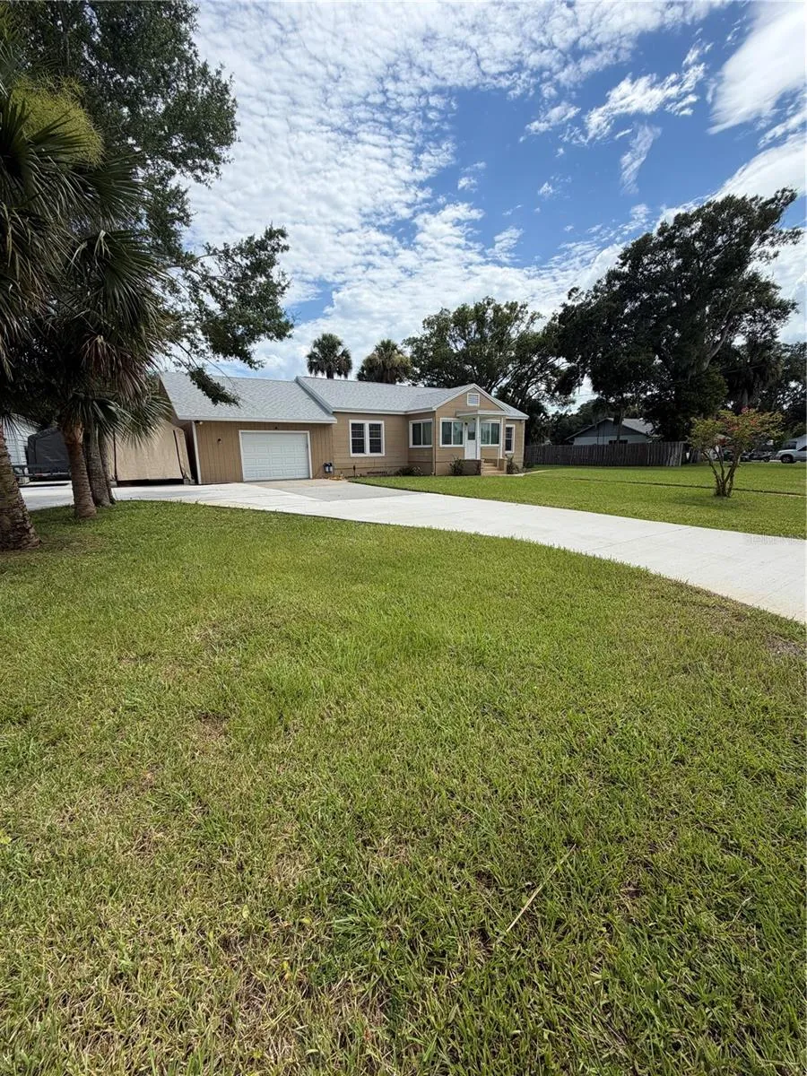 207 E HALIFAX AVENUE Oak Hill, FL 32759