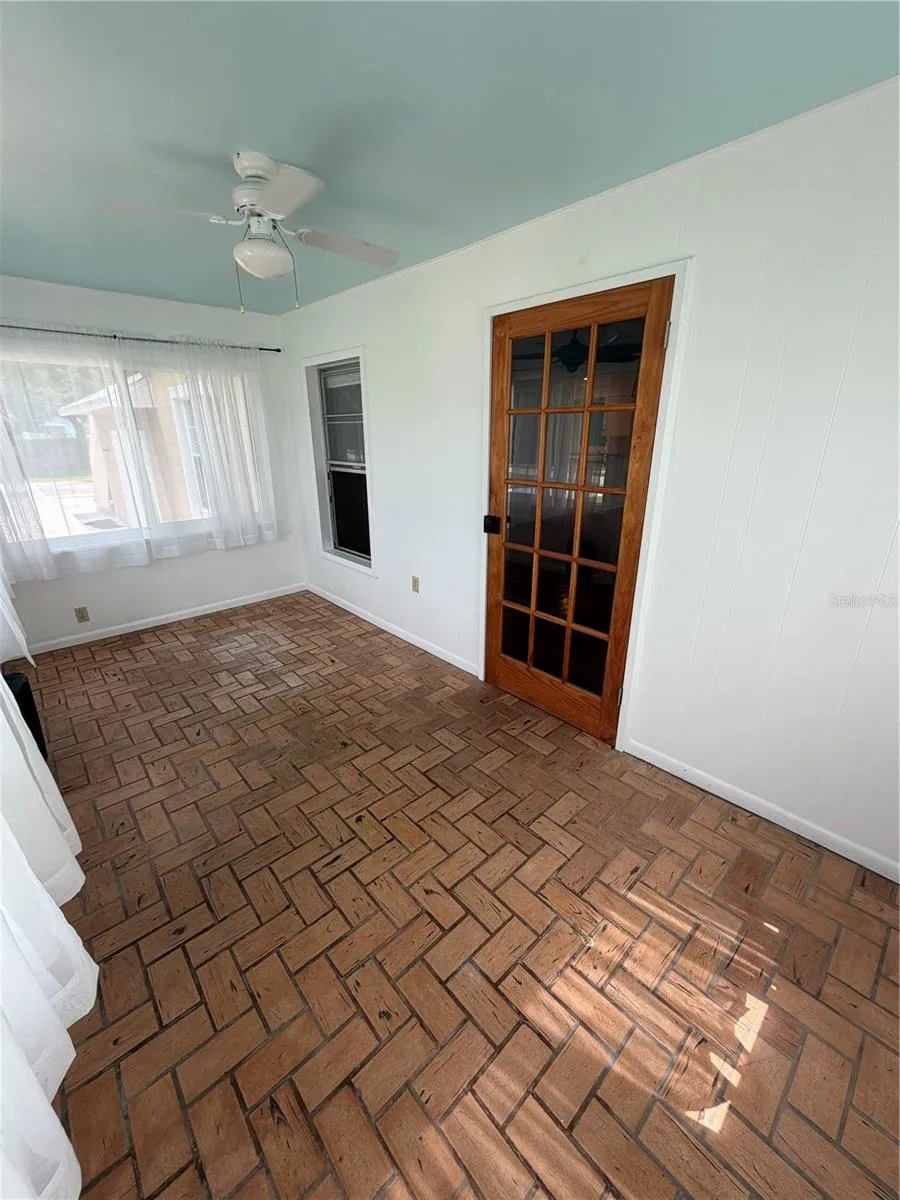 207 E HALIFAX AVENUE Oak Hill, FL 32759