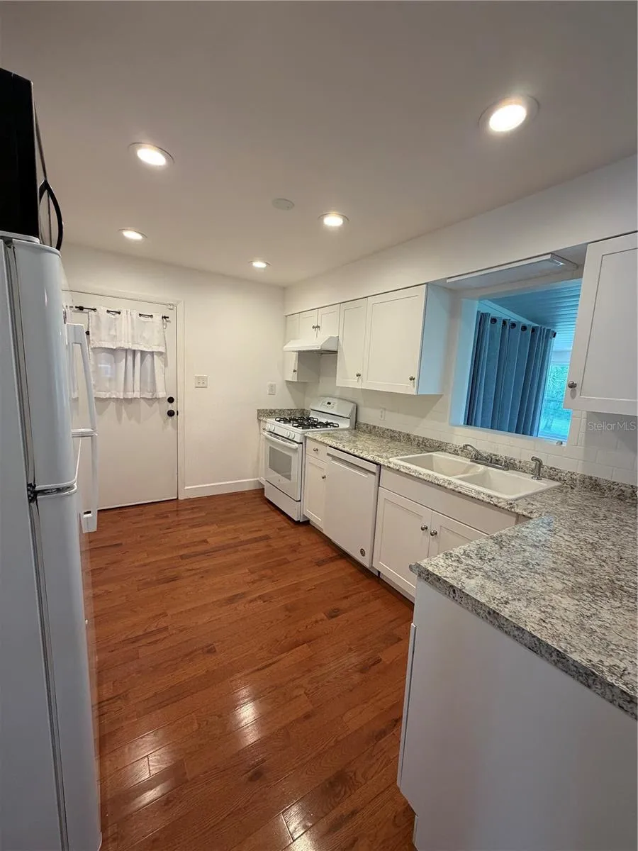 207 E HALIFAX AVENUE Oak Hill, FL 32759