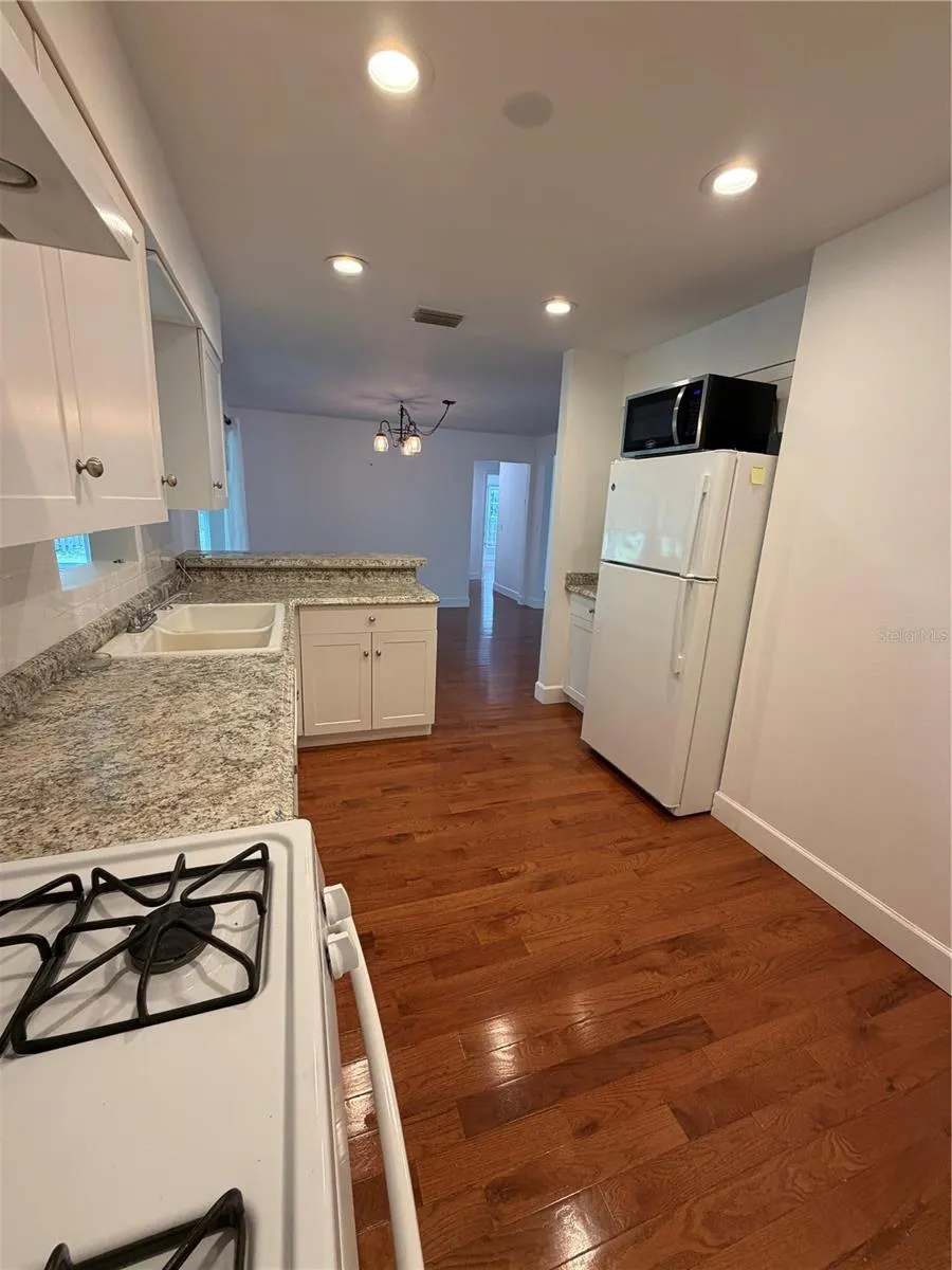 207 E HALIFAX AVENUE Oak Hill, FL 32759