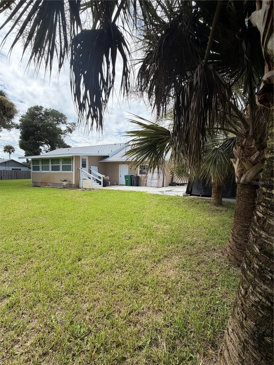207 E HALIFAX AVENUE Oak Hill, FL 32759