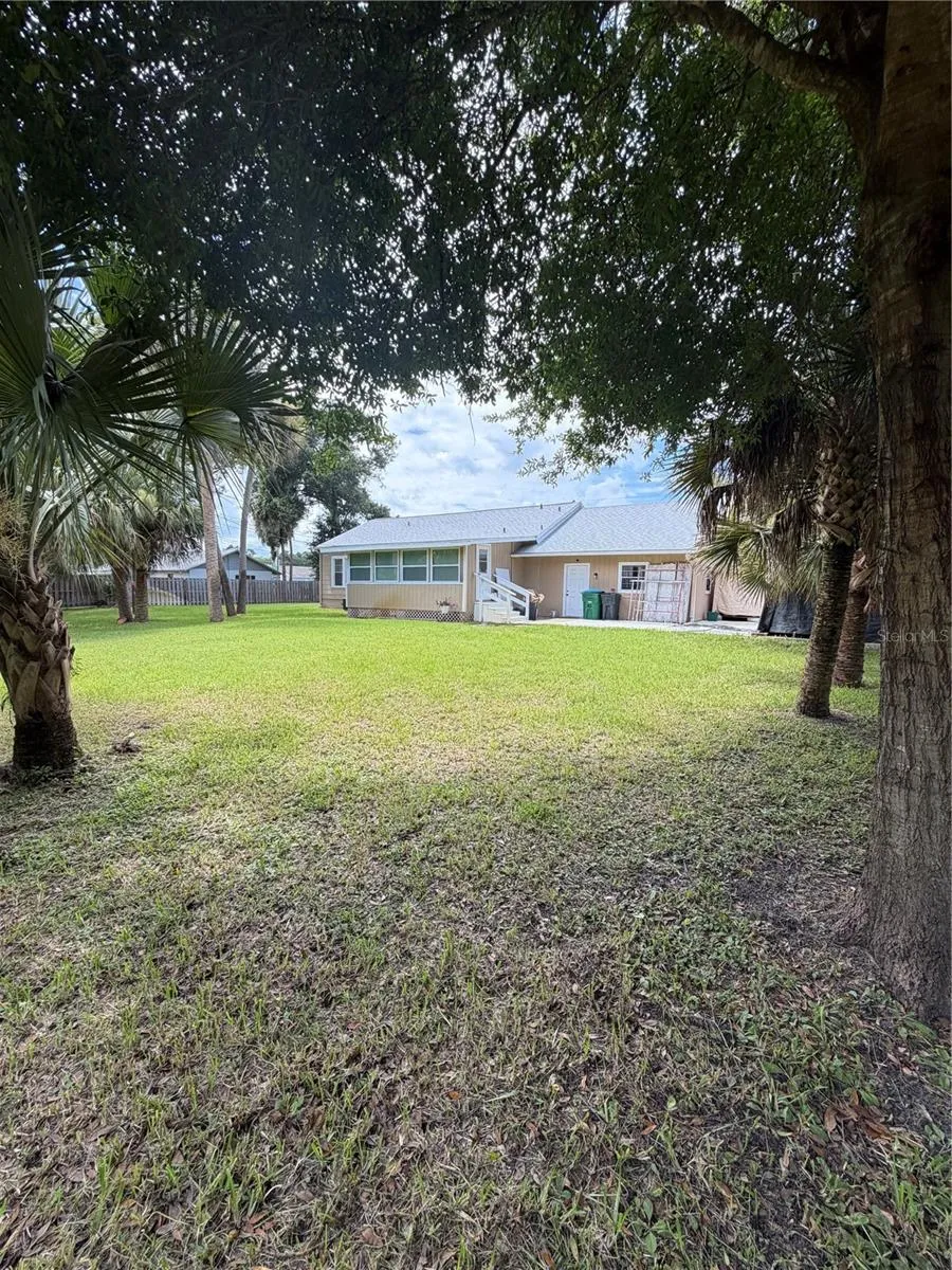 207 E HALIFAX AVENUE Oak Hill, FL 32759
