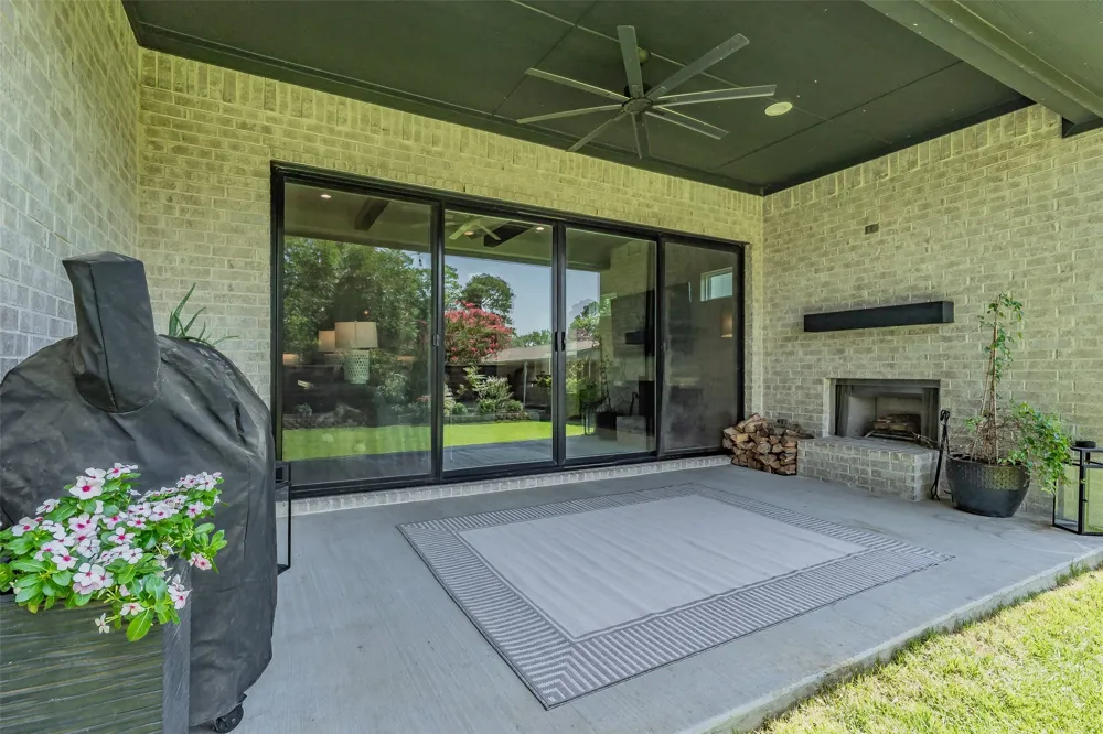 1209 Hilltop Drive #TX Grapevine, TX 76051