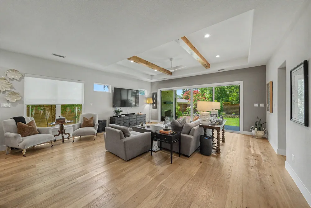 1209 Hilltop Drive #TX Grapevine, TX 76051