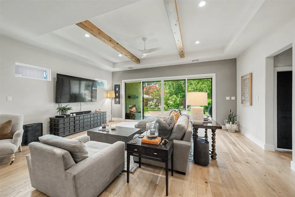 1209 Hilltop Drive #TX Grapevine, TX 76051