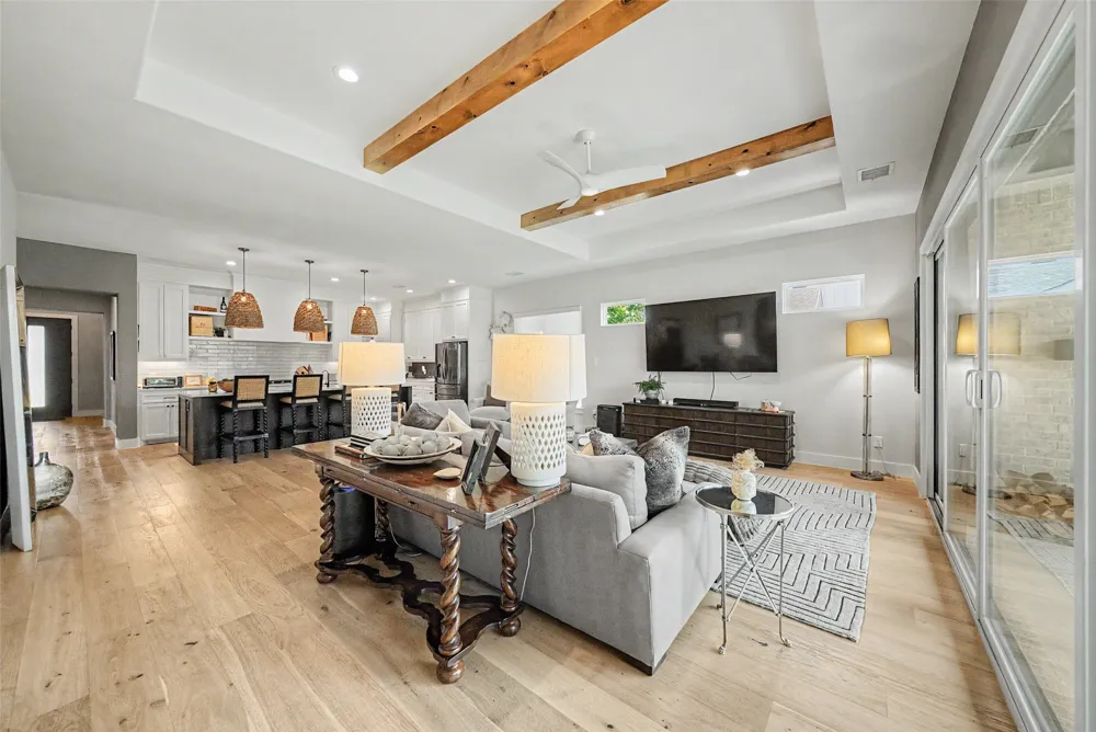 1209 Hilltop Drive #TX Grapevine, TX 76051