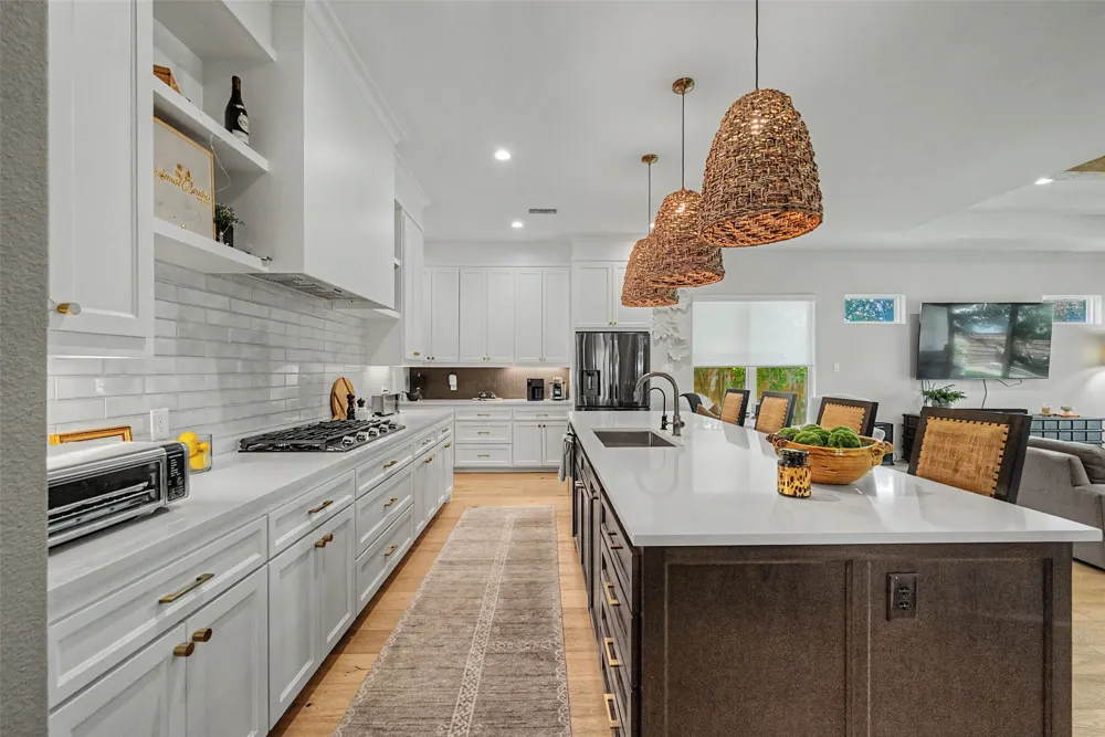 1209 Hilltop Drive #TX Grapevine, TX 76051