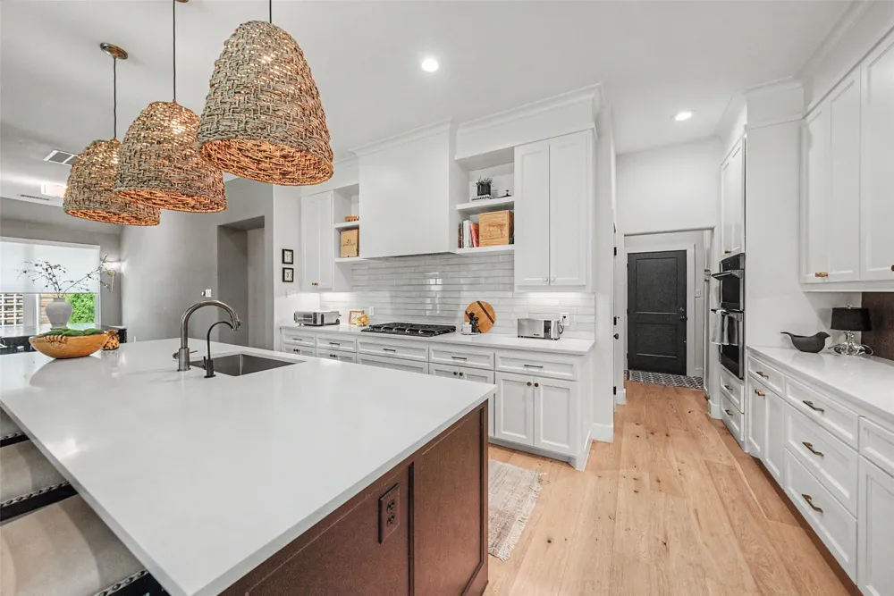 1209 Hilltop Drive #TX Grapevine, TX 76051