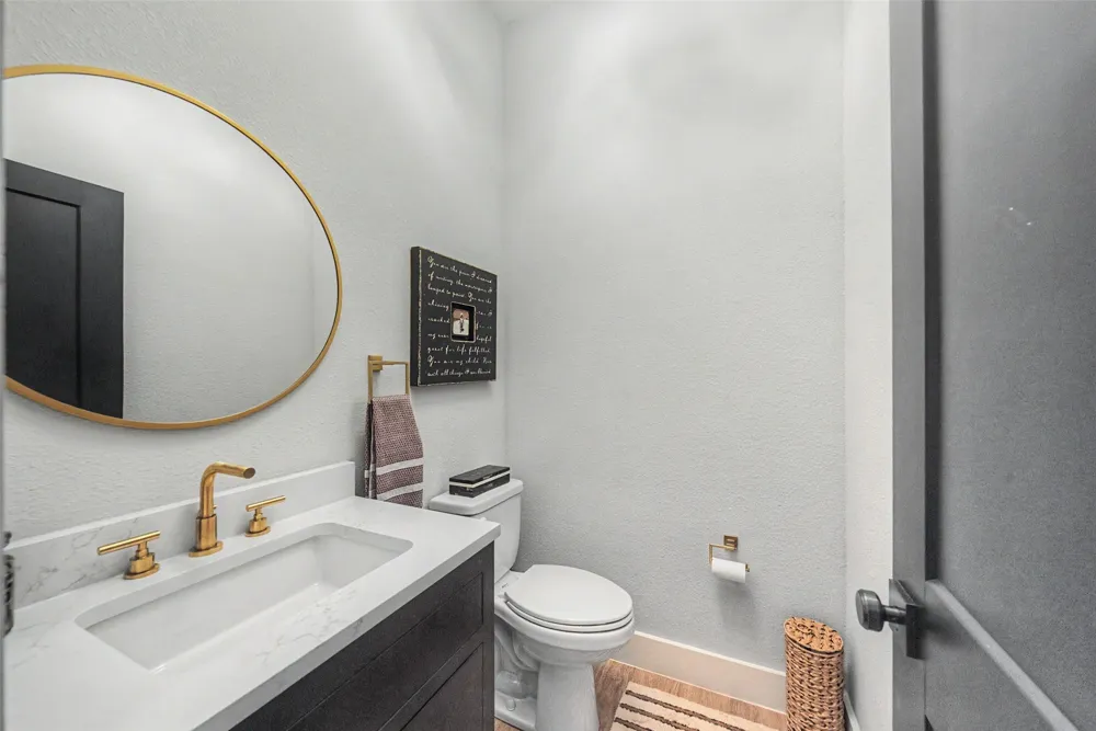 1209 Hilltop Drive #TX Grapevine, TX 76051
