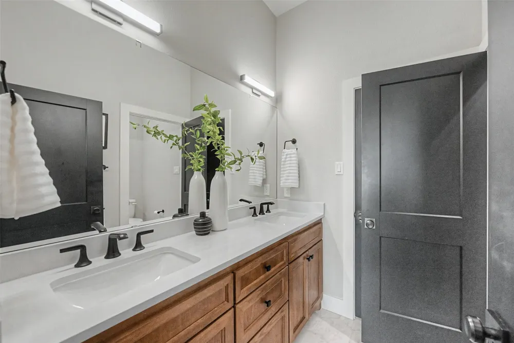 1209 Hilltop Drive #TX Grapevine, TX 76051