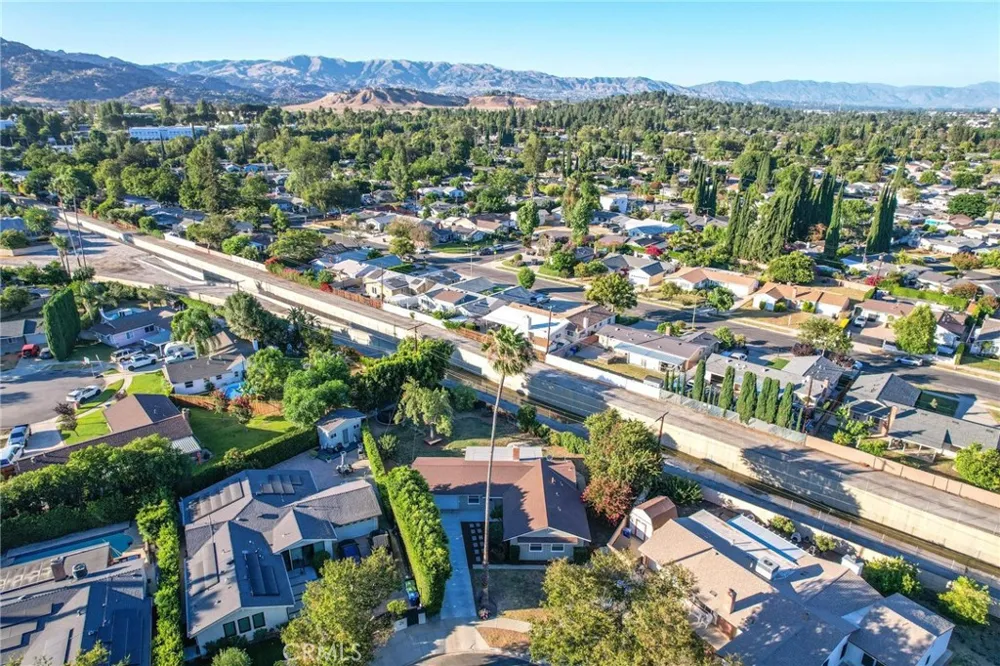 22923 Arminta Street West Hills, CA 91304