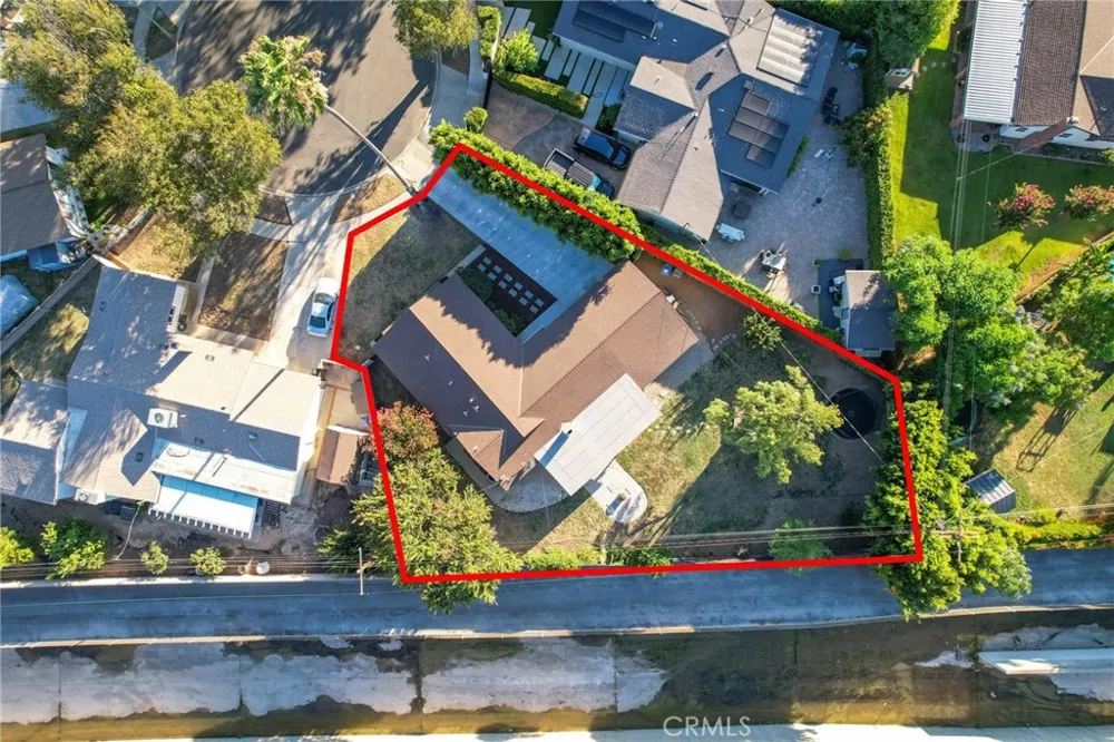 22923 Arminta Street West Hills, CA 91304