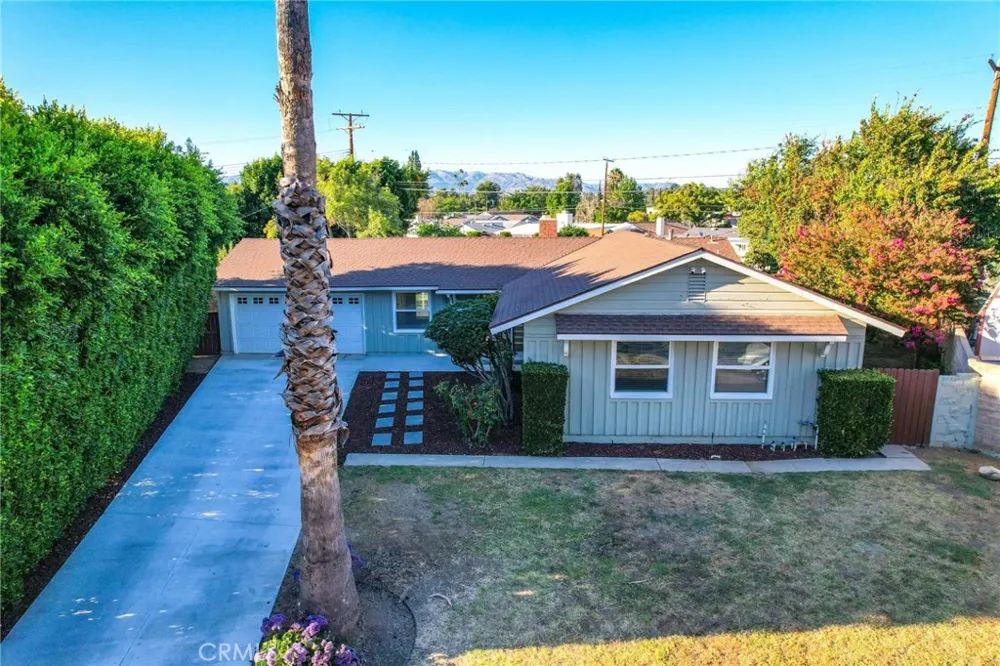 22923 Arminta Street West Hills, CA 91304