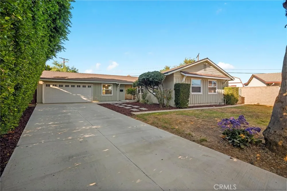22923 Arminta Street West Hills, CA 91304