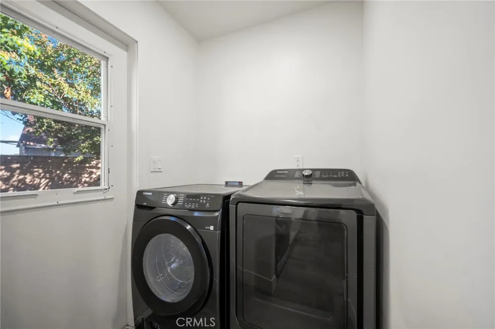 22923 Arminta Street West Hills, CA 91304