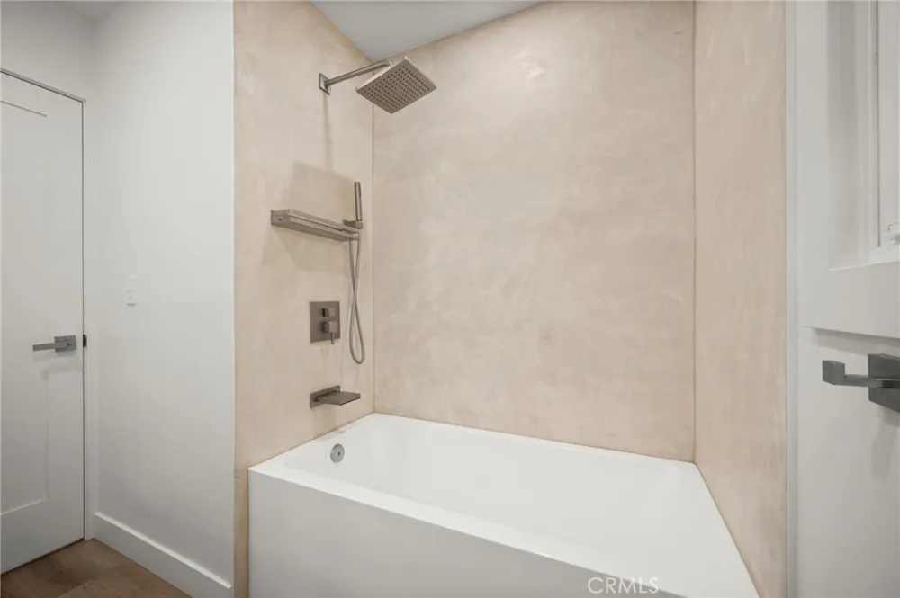 22923 Arminta Street West Hills, CA 91304