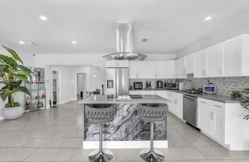 2830 NW 156th St Miami Gardens, FL 33054
